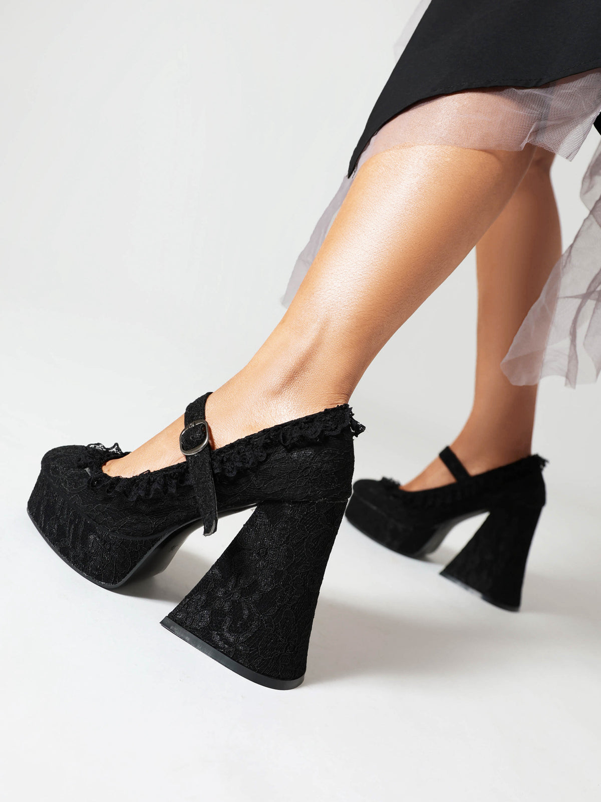 Platform Mary Jane Shoes With Strappy Soles And Lace Details 6639