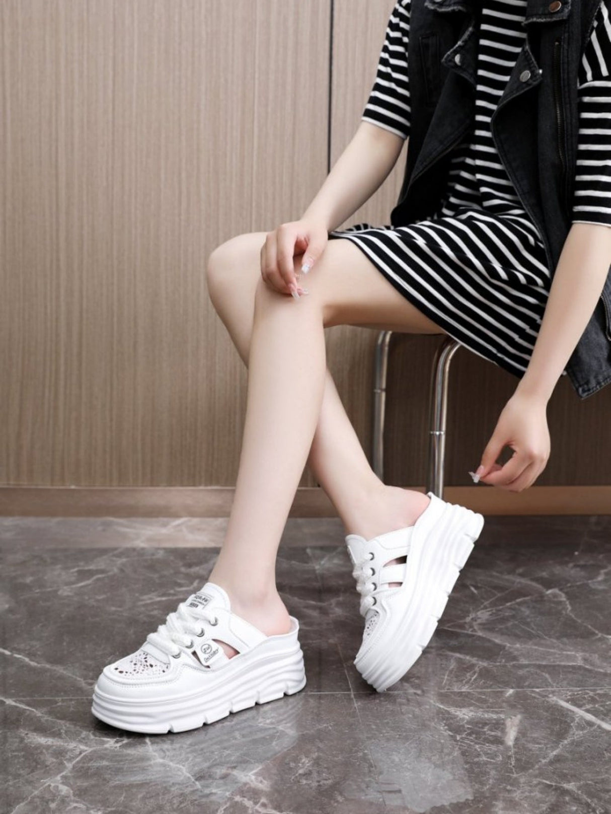 Women's Casual Thick-soled Sneakers
