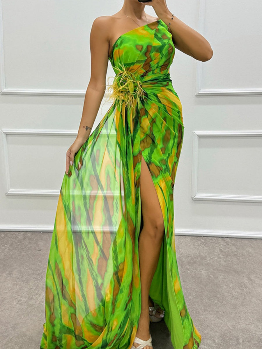 Sloping Shoulders Printed Reunion Maxi Dresses