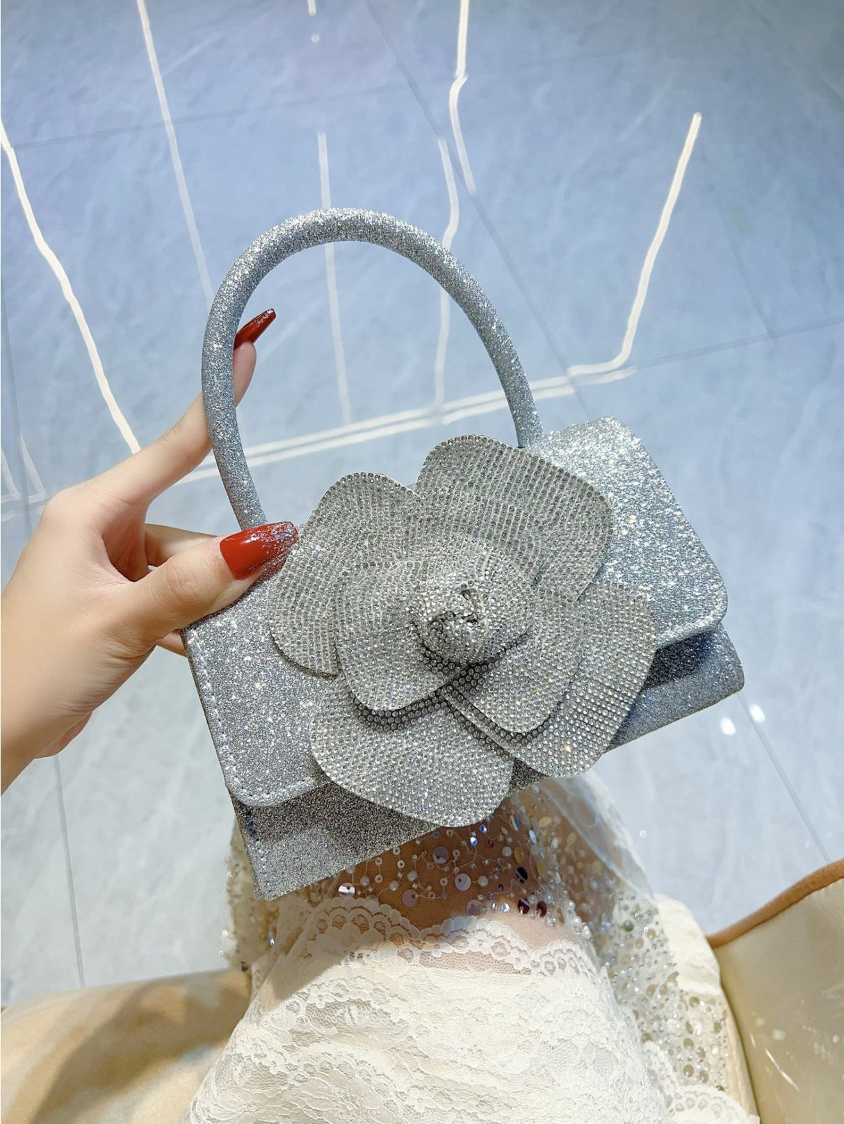 Liber Four Seasons ACC Flower Small Square Bun