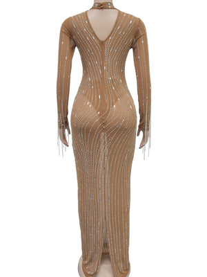 Robe maxi brillante à manches longues en résille et strass, idéale pour les soirées