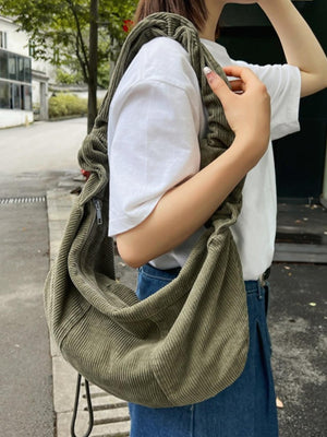 Gestreifte Cord-Umhängetasche