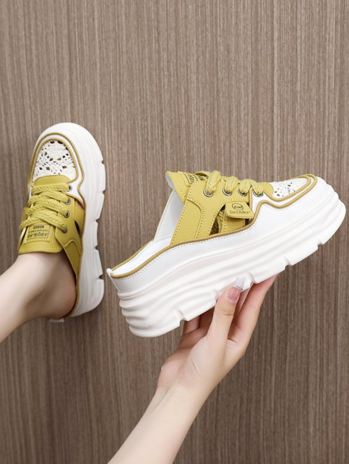 Women's Casual Thick-soled Sneakers
