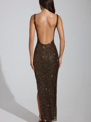 Débardeurs ultra-brillants à strass, robes maxi moulantes pour les soirées