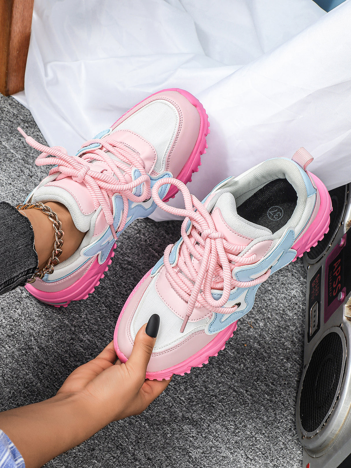 Star-shaped Decorative Women's Casual Sneakers