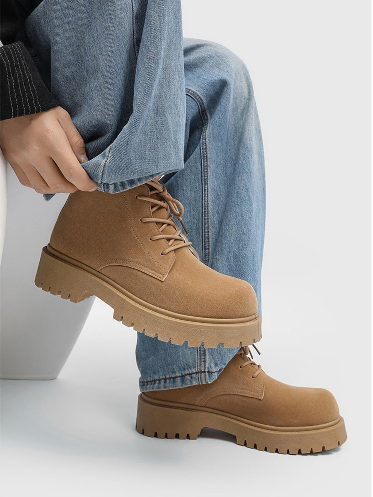 Retro-Martin-Stiefel aus Wildleder in Übergröße