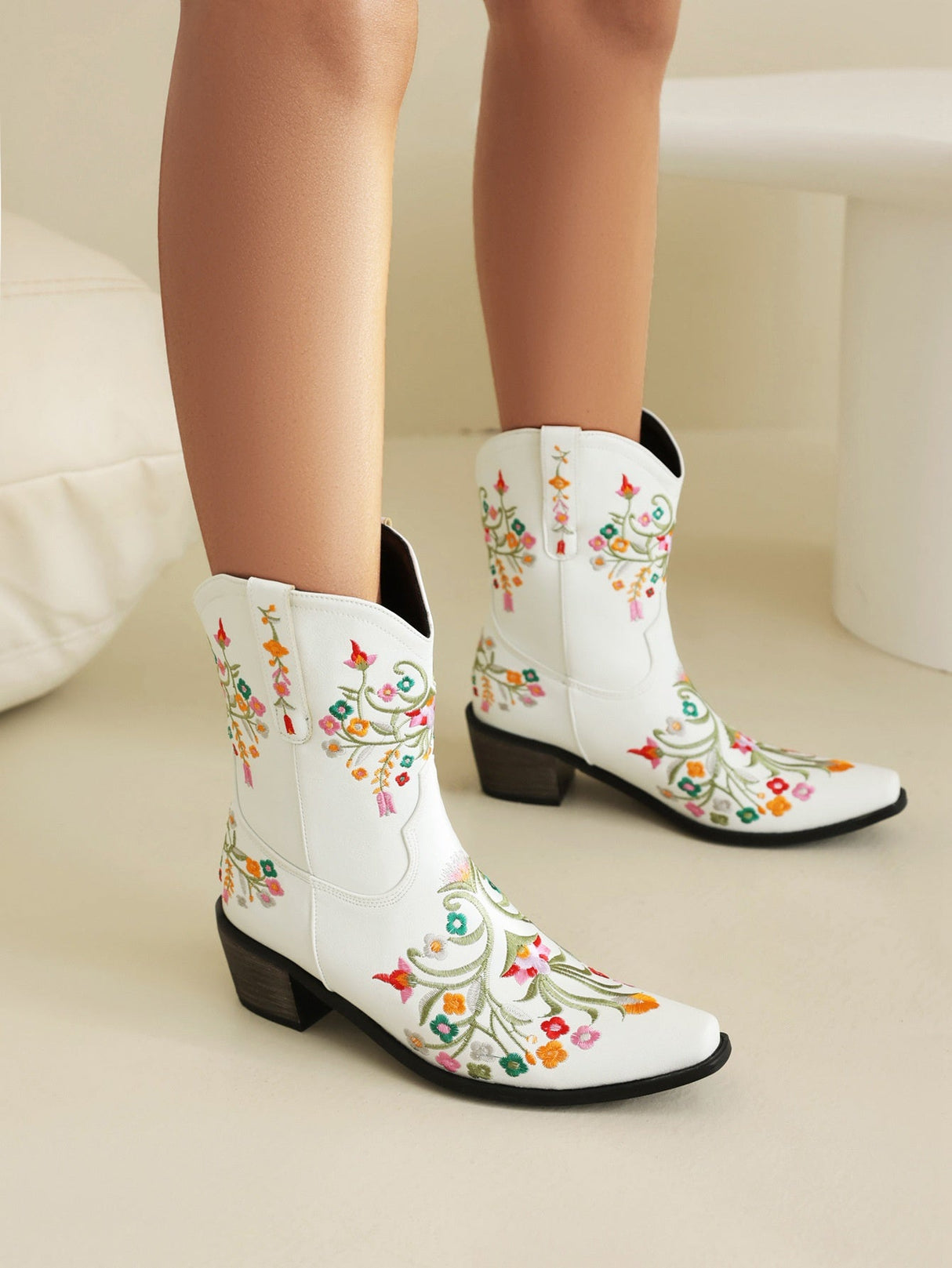 Vintage Western Cowboy Floral Embroidered Women's Boots