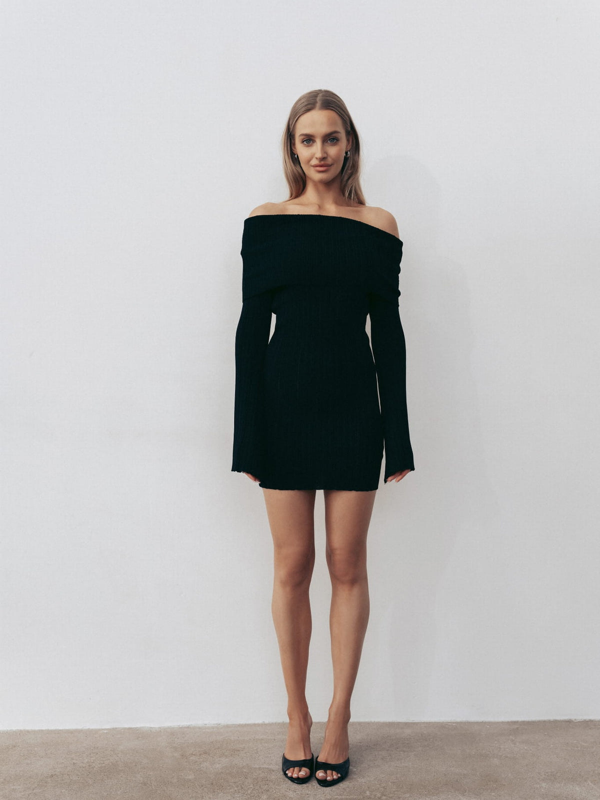 Off-the-shoulder Long-sleeved Sexy Bodycon Short Dress
