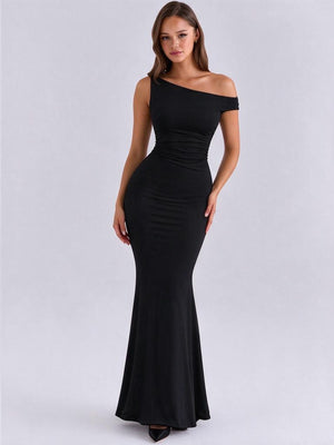 Sexy Long Sleeveless Dress With Off-shoulder Neckline And Pleated Waist