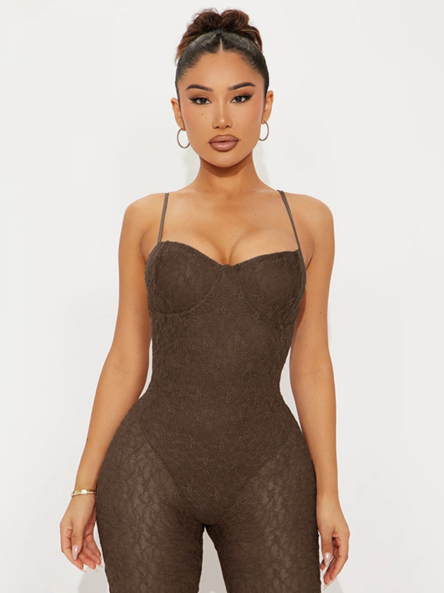 Sexy Spitzen-Neckholder-Jumpsuit mit offenem Rücken und leicht transparentem Mesh-Einsatz