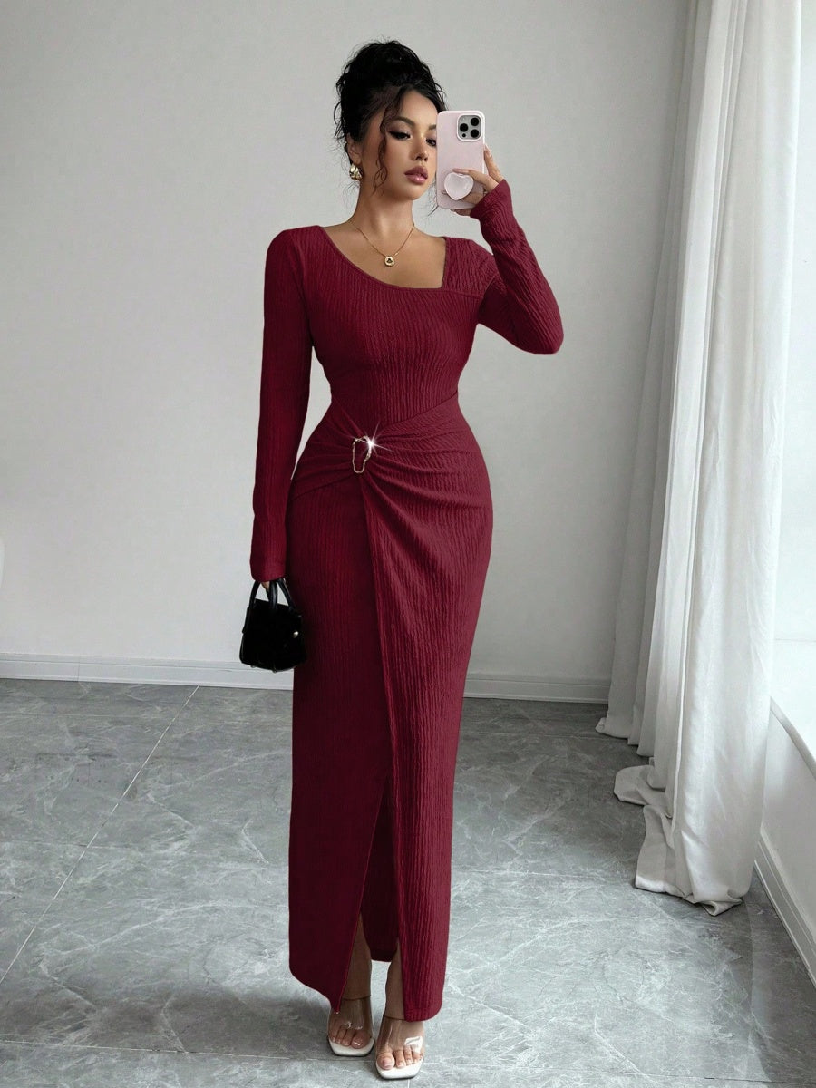 Maxikleider mit unregelmäßigem Ausschnitt und einfarbiger Strickstruktur