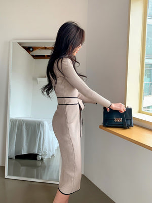 Autumn/Winter Retro Niche High-Neck Slim Fit Elegant Color Block Mid-Length Tie-Waist Knit Dress