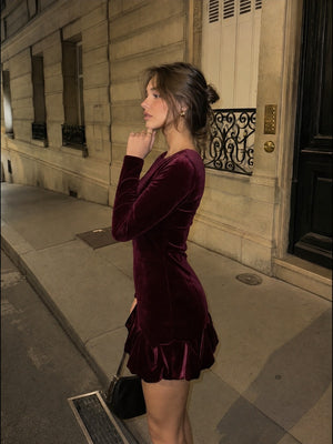 Velvet Round Neck, Three-dimensional Pleated Hem, Long Sleeves, Short Dress