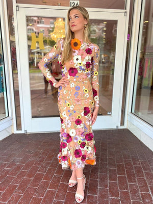 Rundhalsausschnitt, farbenfrohes, dreidimensionales, floral besticktes Netzgewebe, schmale Passform, figurbetontes Meerjungfrauen-Maxikleid