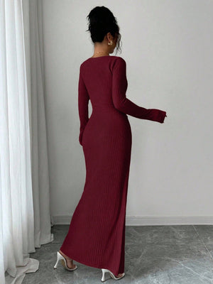 Maxikleider mit unregelmäßigem Ausschnitt und einfarbiger Strickstruktur