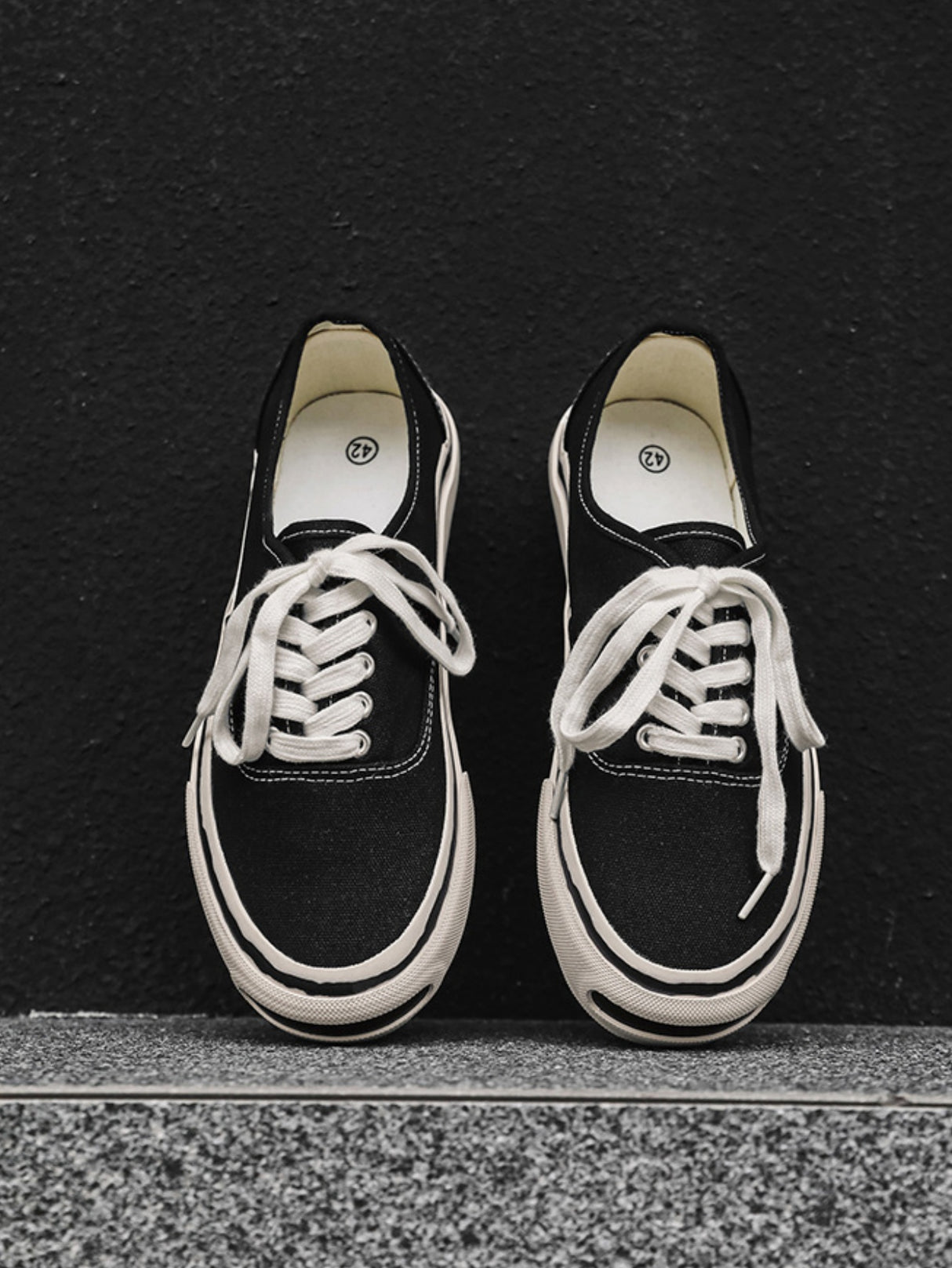 Color-blocked Canvas Shoes
