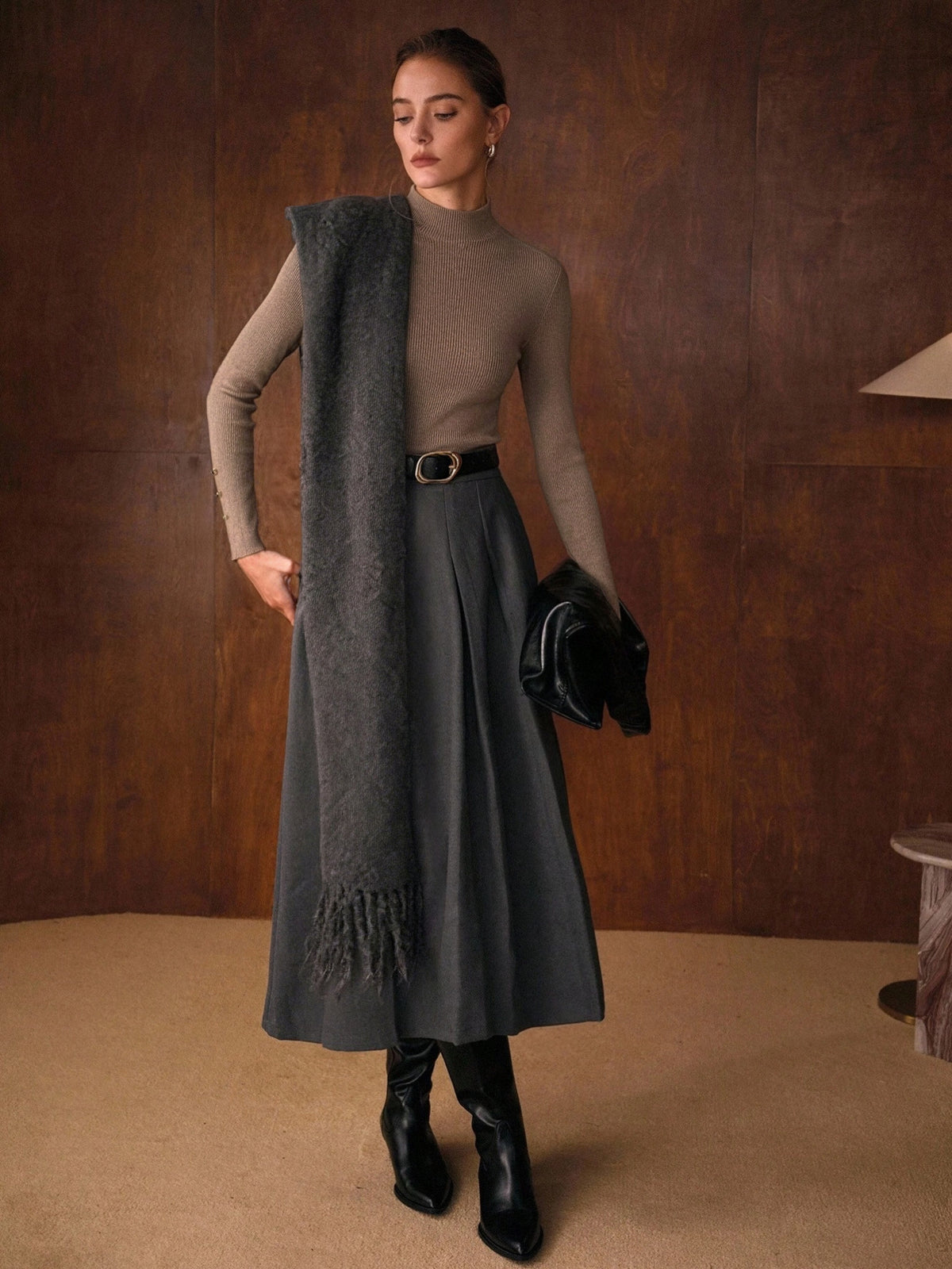One-piece Seamless Mock Neck Base Sweater