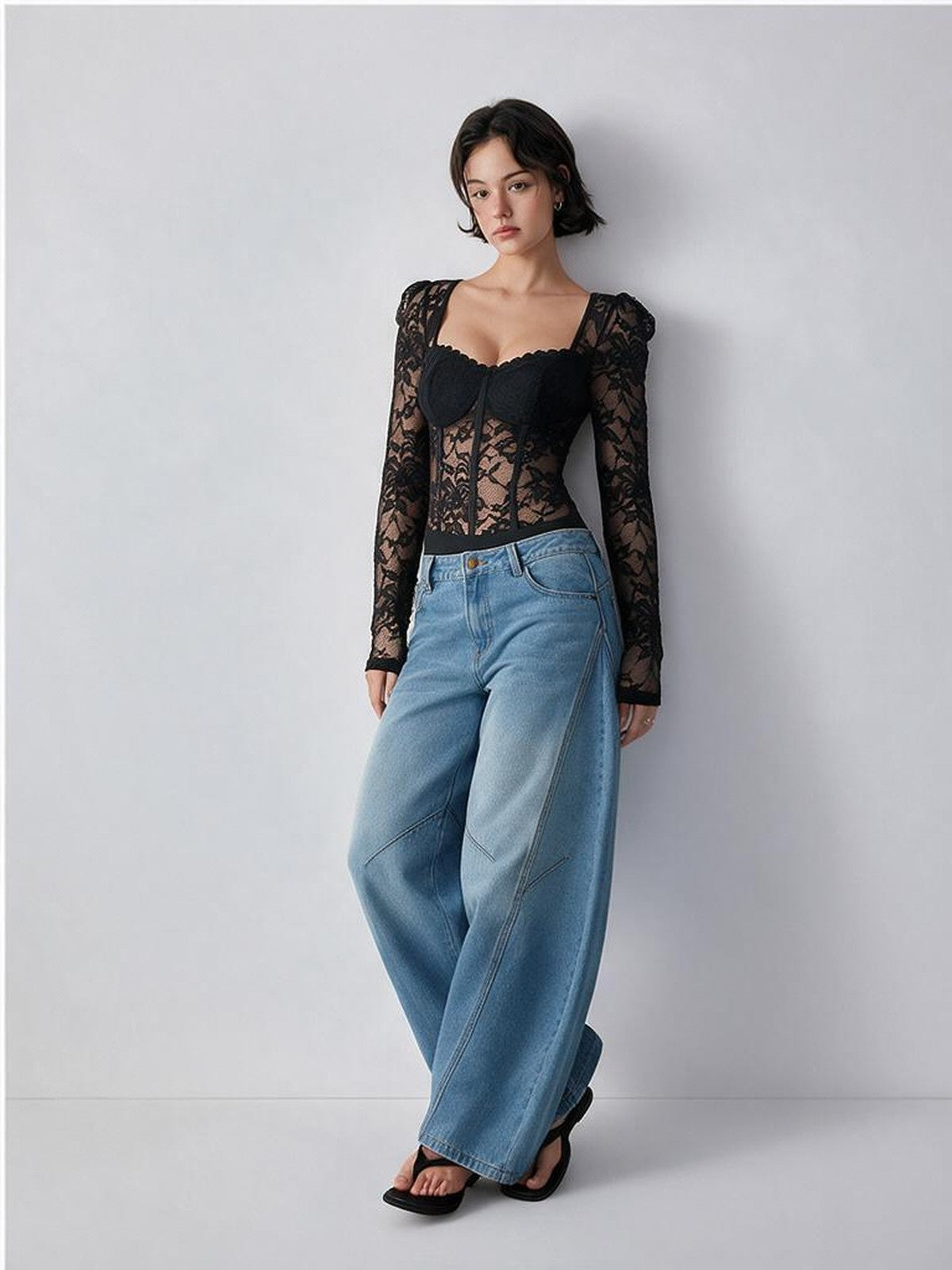 Body moulant à manches longues et col carré orné de dentelle ajourée