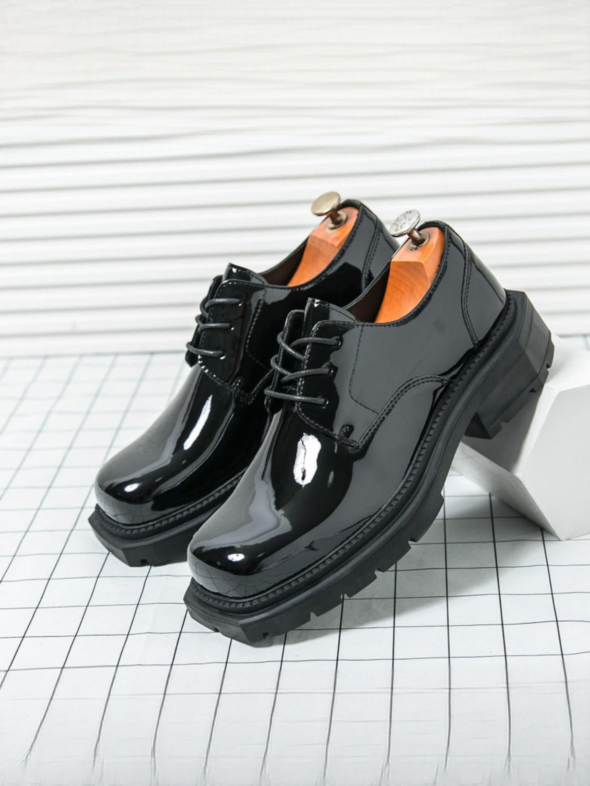 Trendy, Wide-toe, Platform, Lace-up Dress Shoes