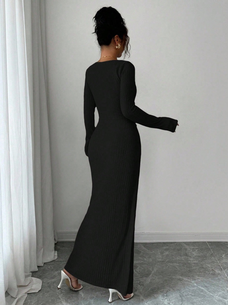 Maxikleider mit unregelmäßigem Ausschnitt und einfarbiger Strickstruktur