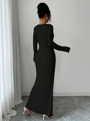 Maxikleider mit unregelmäßigem Ausschnitt und einfarbiger Strickstruktur