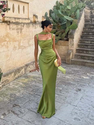 Eng anliegende, hüftbetonte Maxikleider mit Schleife für Partys