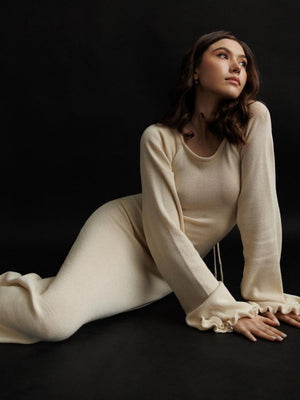 Robe maxi en maille Wood Ear, dos nu, coupe ajustée, taille haute, lacets, manches cloche