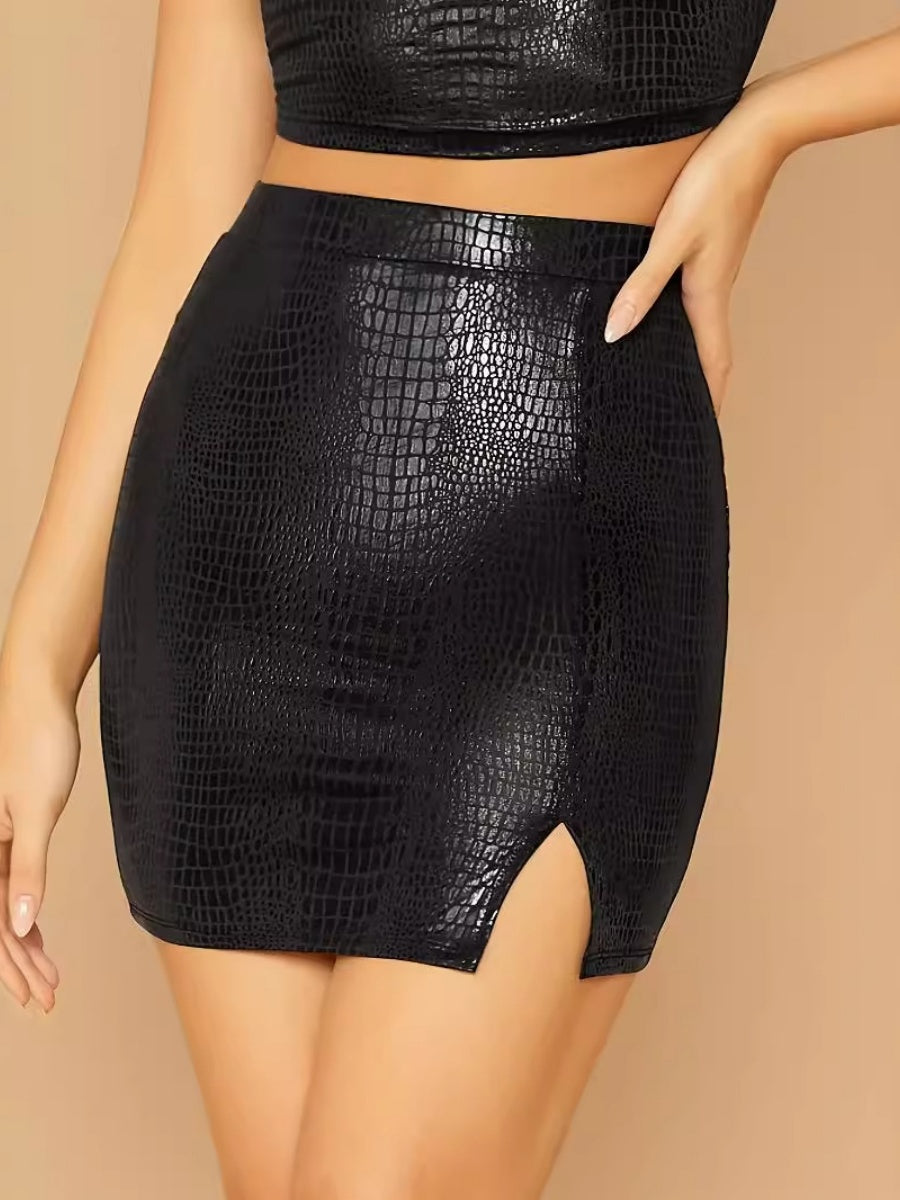 Schwarzer Rock aus Leder mit Schlangenmuster-Imitat, hoher Taille, eng anliegend und mit Schlitzen