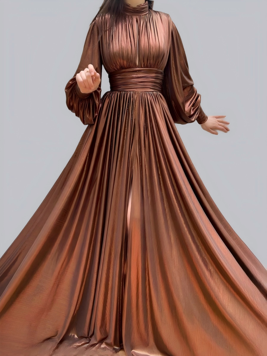 Robes maxi plissées à col halter cintrées et évasées