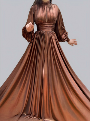 Robes maxi plissées à col halter cintrées et évasées