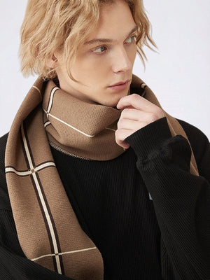 Schals aus Imitationswolle mit Streifenmuster und farblich abgestimmten Schals