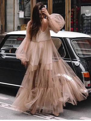 Maxikleider mit V-Ausschnitt, Puffärmeln und transparentem Netzstoff