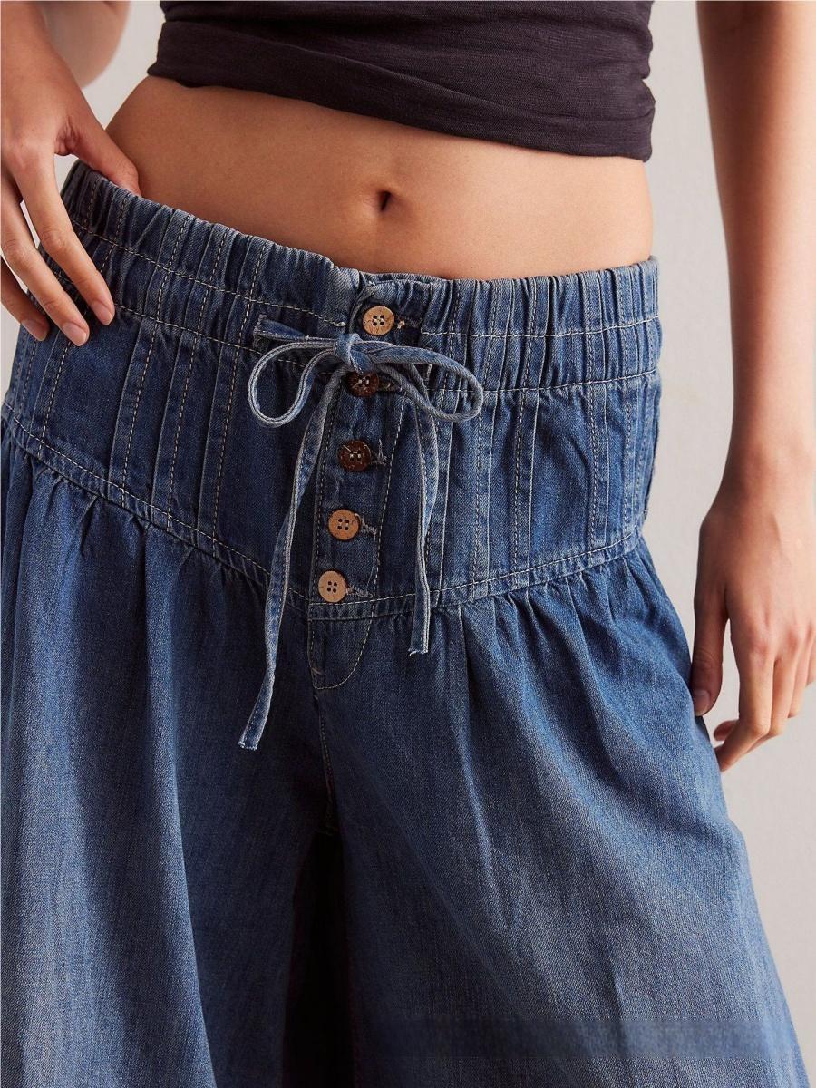 Wide-leg Washed Jeans