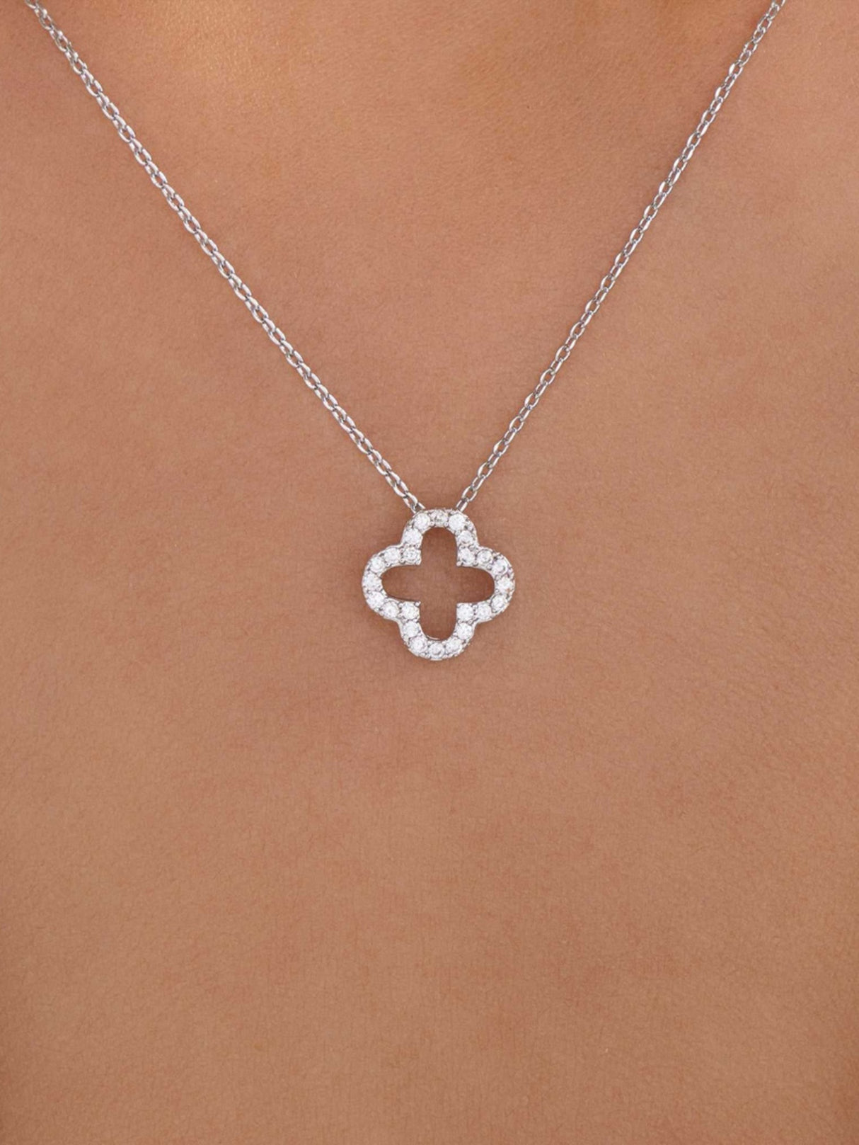 Four-leaf Clover Diamond Pendant Necklace