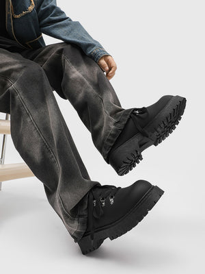 Metallösen, klobige Sohle, lässige Derby-Schuhe