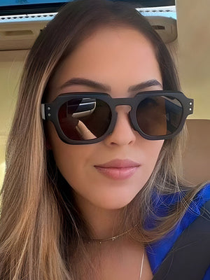 Stylish Oversized Sunglasses With Microfiber Embellishments