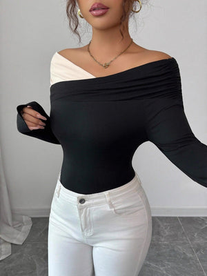 Irregular Off-shoulder Contrasting Colors T-shirts