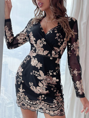 Robes courtes et mini de soirée en tulle transparent brodé de sequins