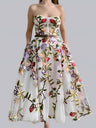 Robe longue bustier en maille à broderie florale 3D blanche