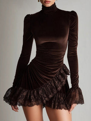 Robes courtes et mini de banquet plissées en dentelle et velours à col roulé