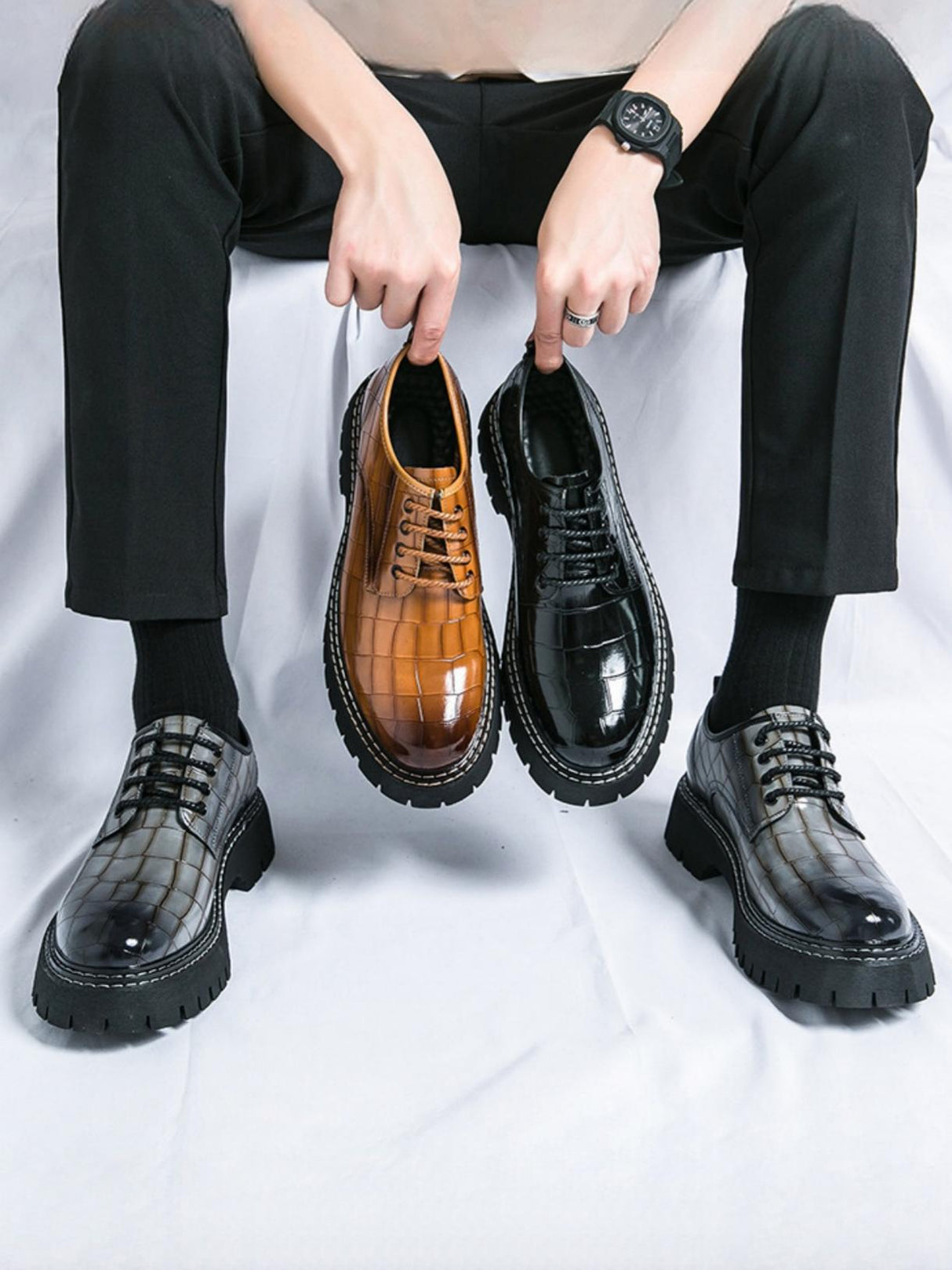 Elegante Business-Schuhe mit Used-Look-Steinmuster und dicken Sohlen