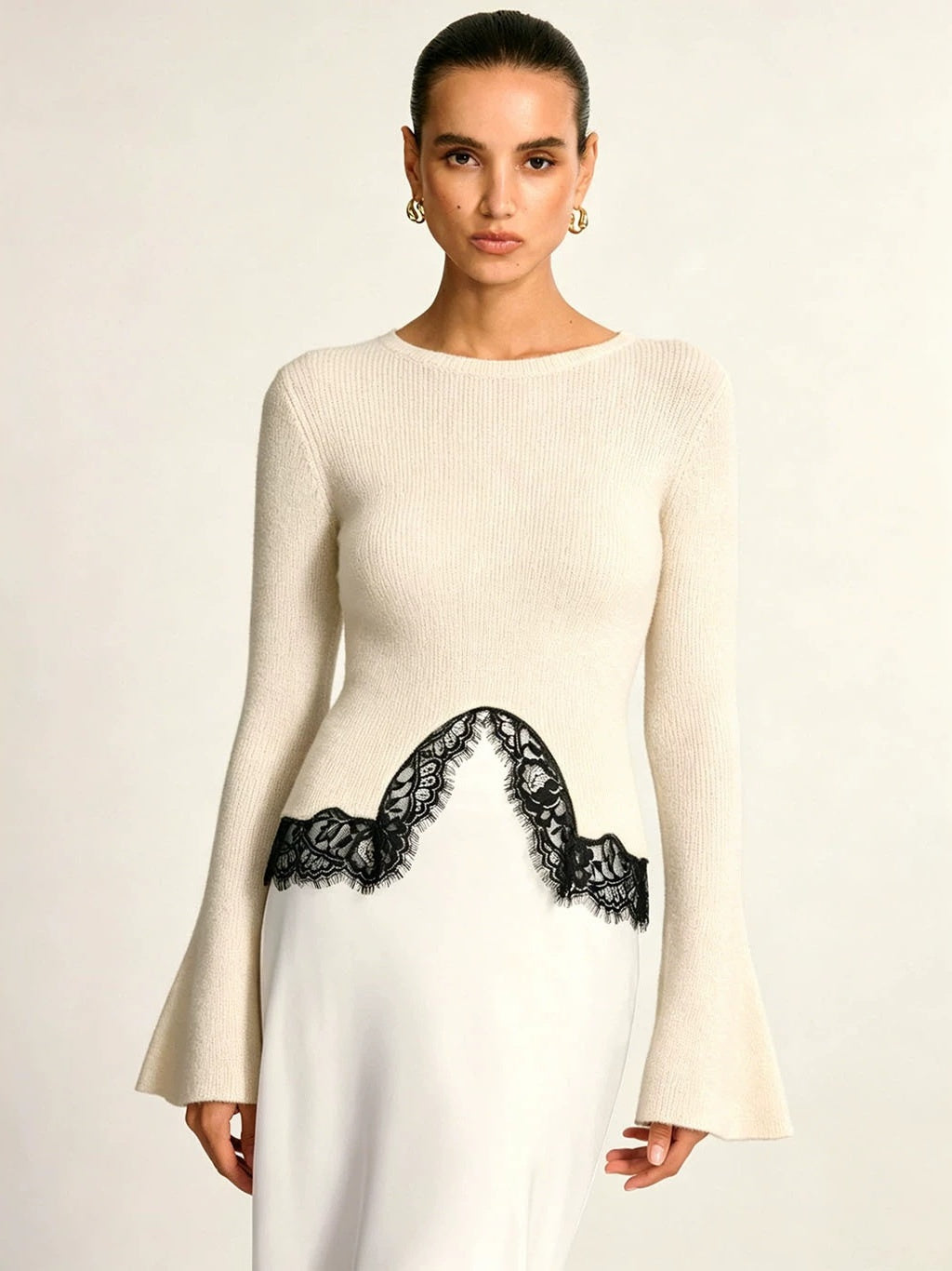 Simple And Modern Lace-trimmed Fitted Long-sleeved Top