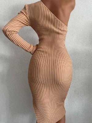 Sloping Shoulder And Slit Waist-cinching And Hip-hugging Knitted Sweaters Midi Dresses