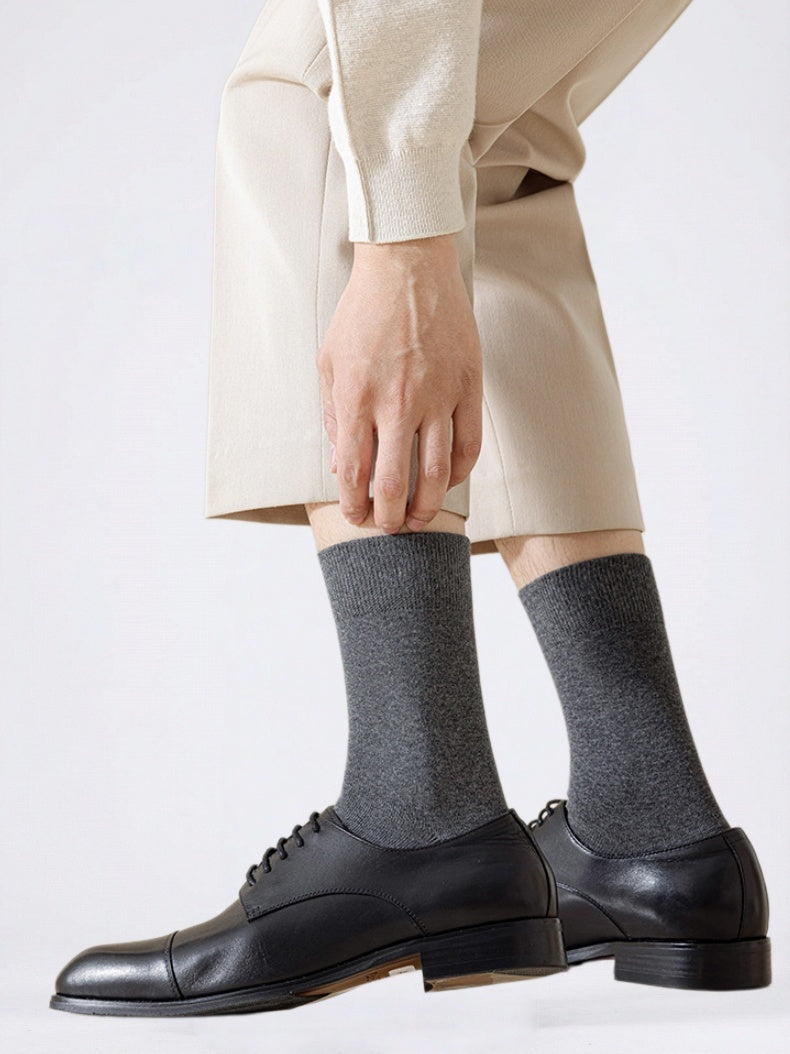 Four Seasons Antibacterial Breathable Anti-odor Medium Tube Socks