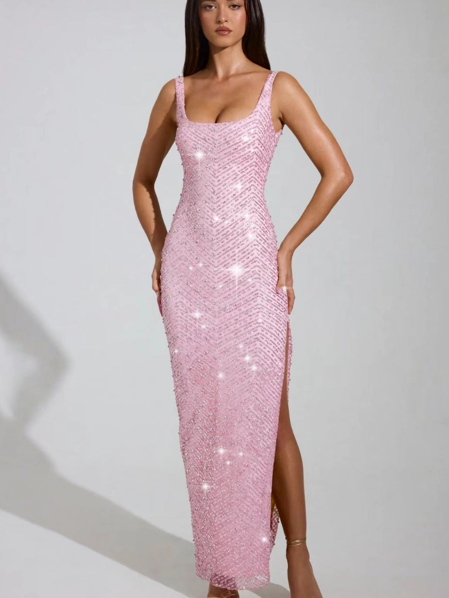 Débardeurs ultra-brillants à strass, robes maxi moulantes pour les soirées