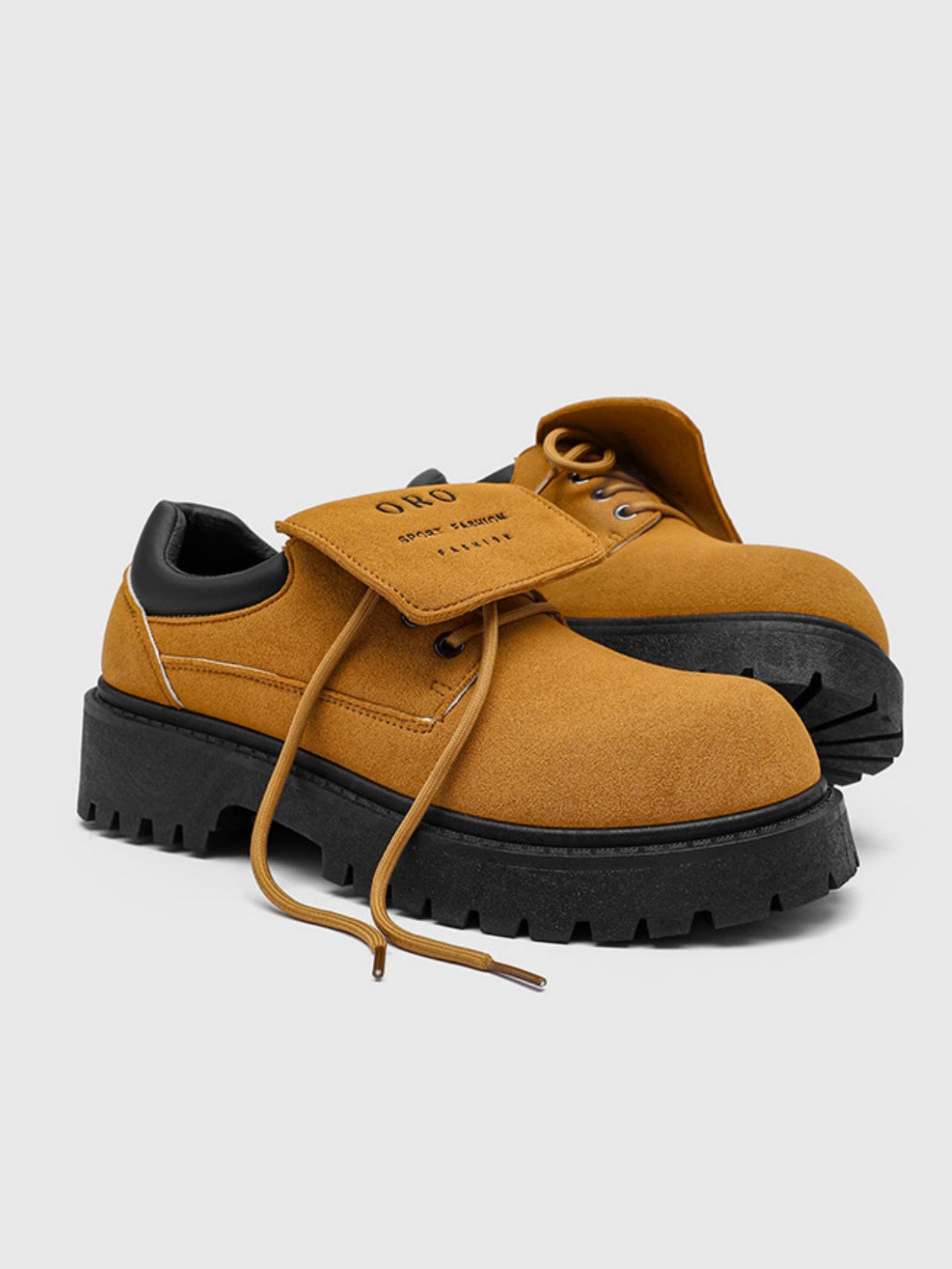 Chaussures de travail tendance à plateforme en daim marron avec inscription