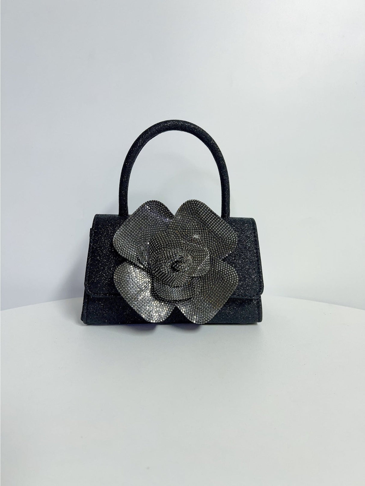 Liber Four Seasons ACC Flower Small Square Bun