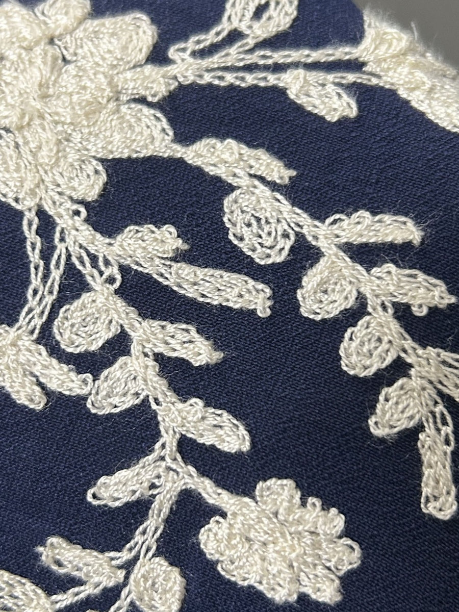 Floral Embroidery Color-blocked V-neck Lantern Sleeve Shirt