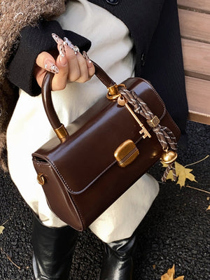 Retro-style Buckle Versatile Handbag