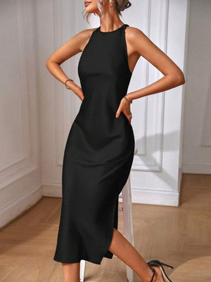 Robes maxi en satin uni à dos nu et fente